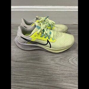 Nike Air Zoom Pegasus 38 Running Sneakers